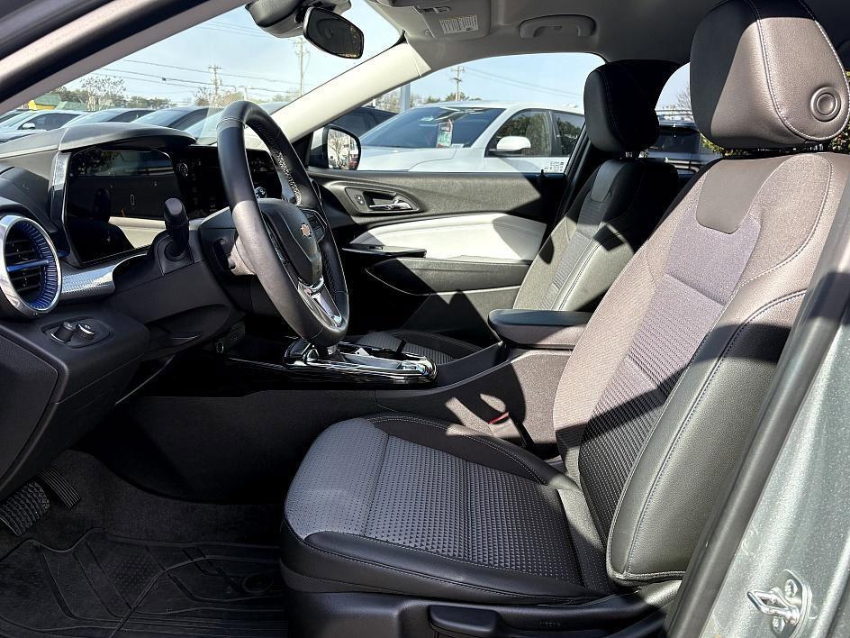 used 2024 Chevrolet Trax car, priced at $20,719
