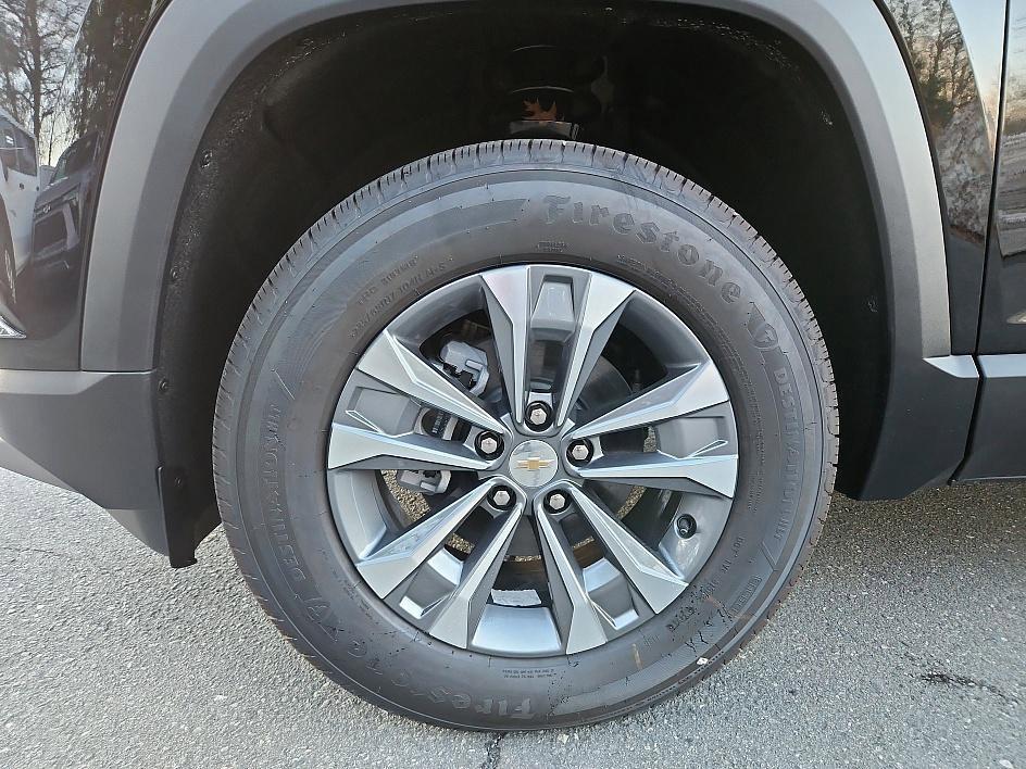 new 2026 Chevrolet Equinox car, priced at $27,490