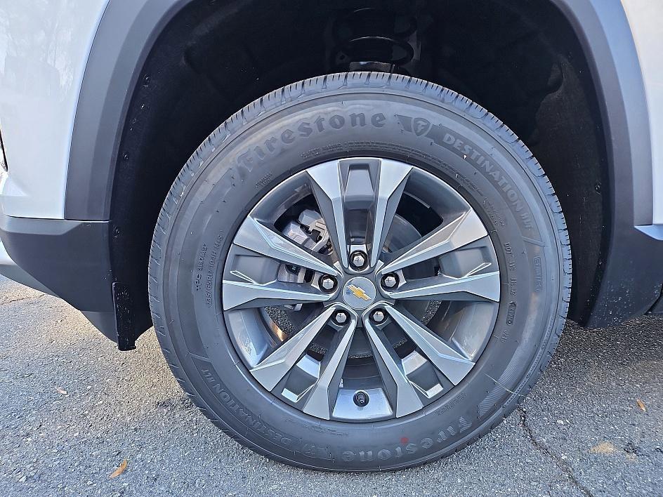 new 2026 Chevrolet Equinox car, priced at $26,295