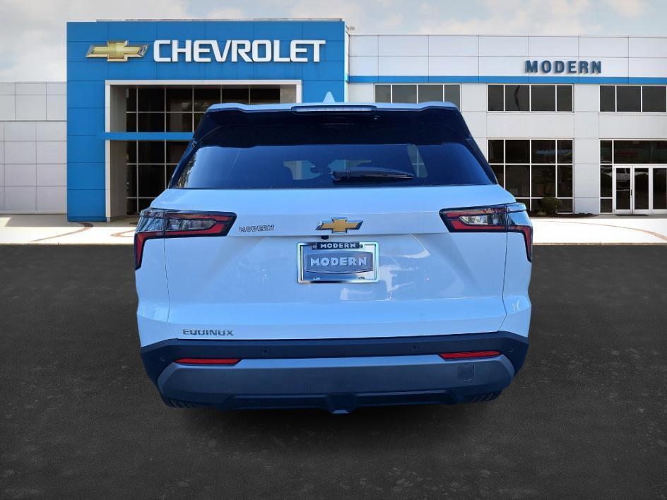 new 2026 Chevrolet Equinox car, priced at $26,295