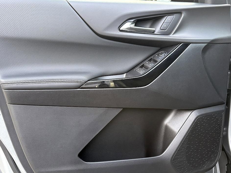 new 2026 Chevrolet Equinox car, priced at $26,495