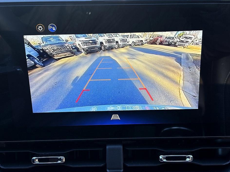 new 2026 Chevrolet Equinox car, priced at $29,640