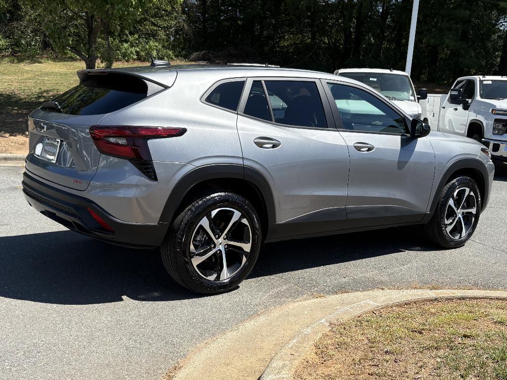 used 2025 Chevrolet Trax car, priced at $24,294