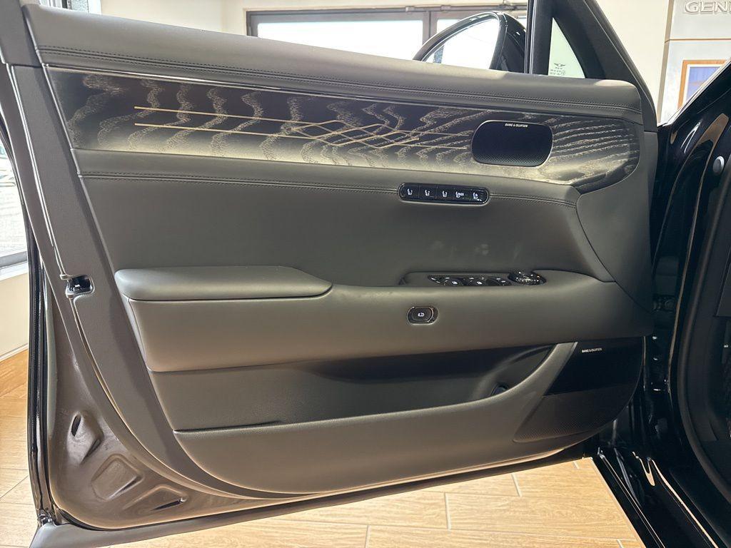 new 2026 Genesis G90 car, priced at $99,730