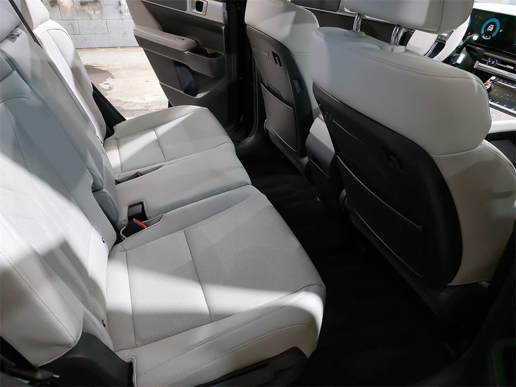 used 2025 Hyundai Santa Fe car, priced at $31,990