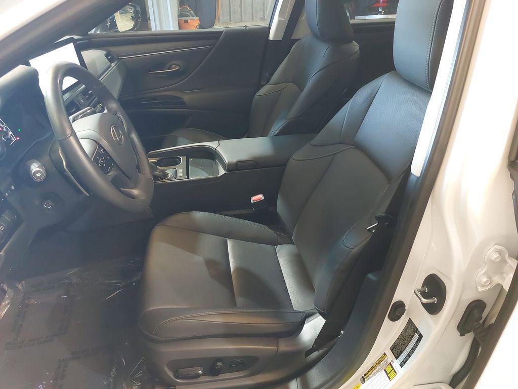 used 2024 Lexus ES 300h car, priced at $43,862