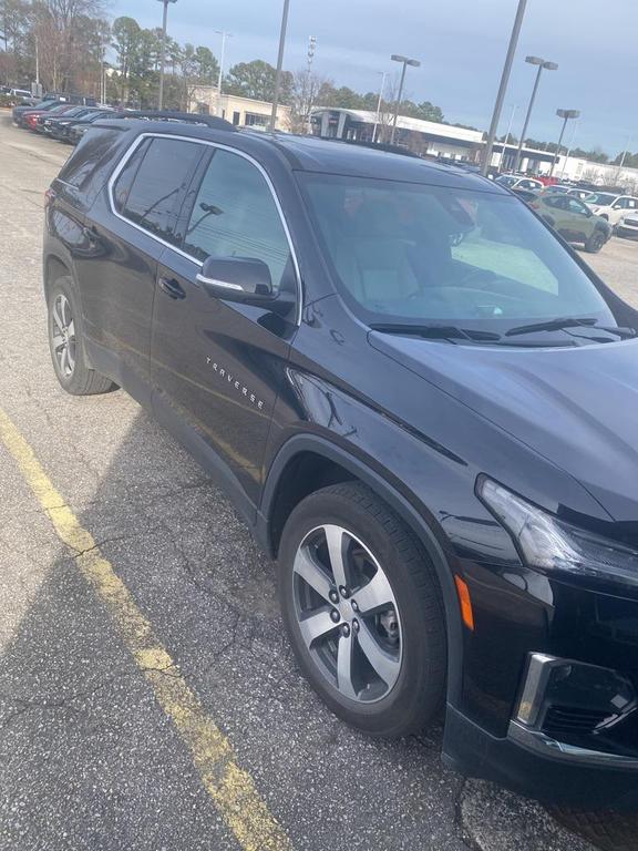 used 2022 Chevrolet Traverse car, priced at $24,899