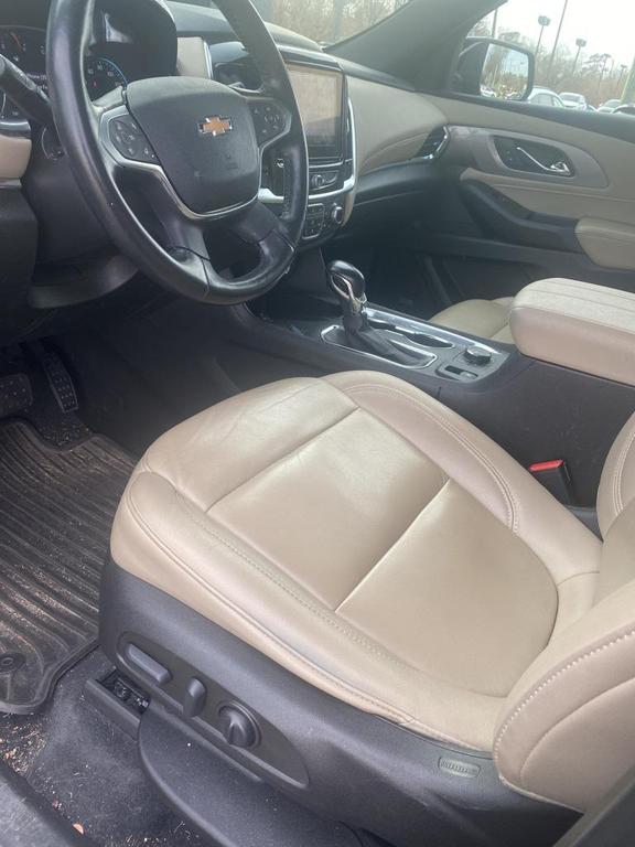 used 2022 Chevrolet Traverse car, priced at $24,899