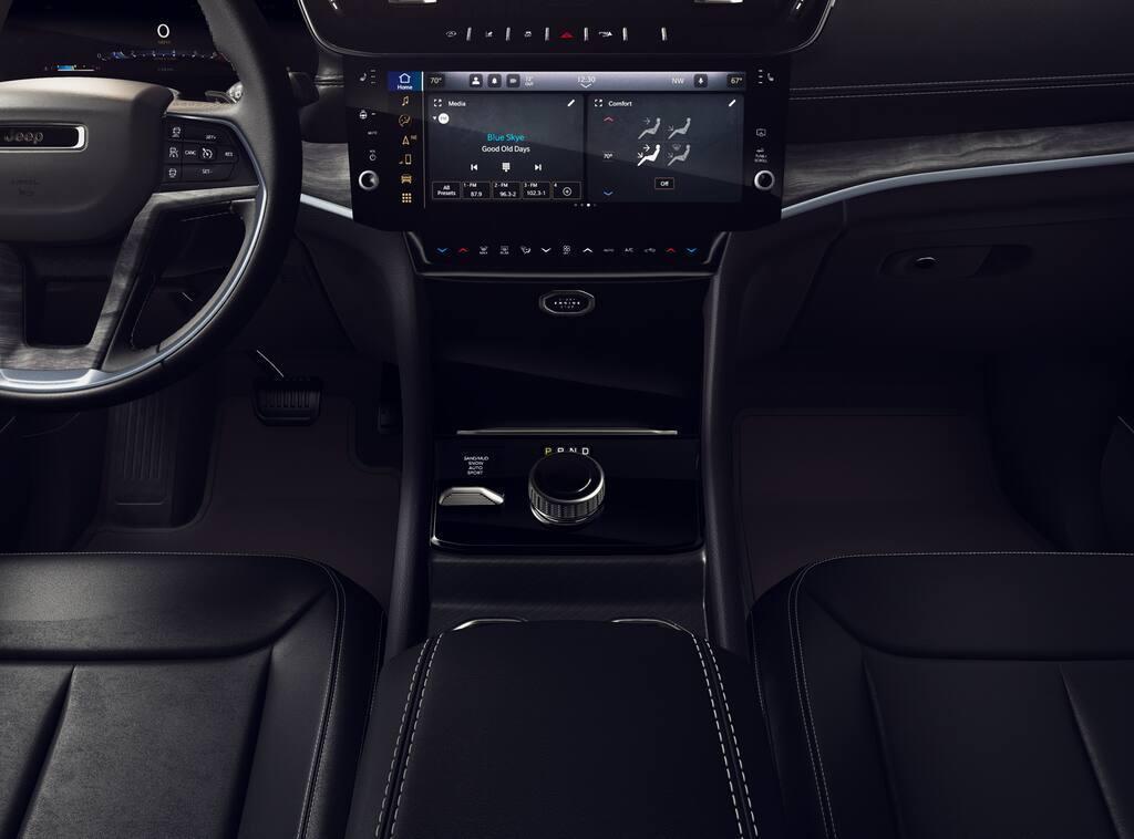 new 2026 Jeep Grand Cherokee car, priced at $49,985