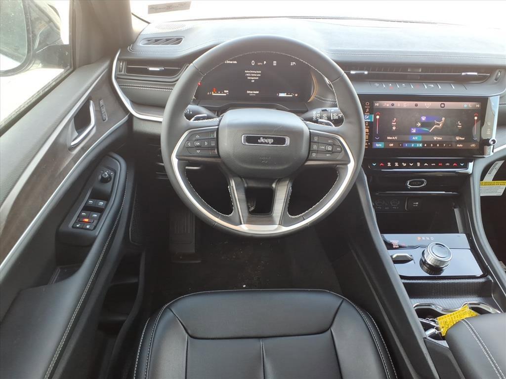 new 2026 Jeep Grand Cherokee car, priced at $45,582