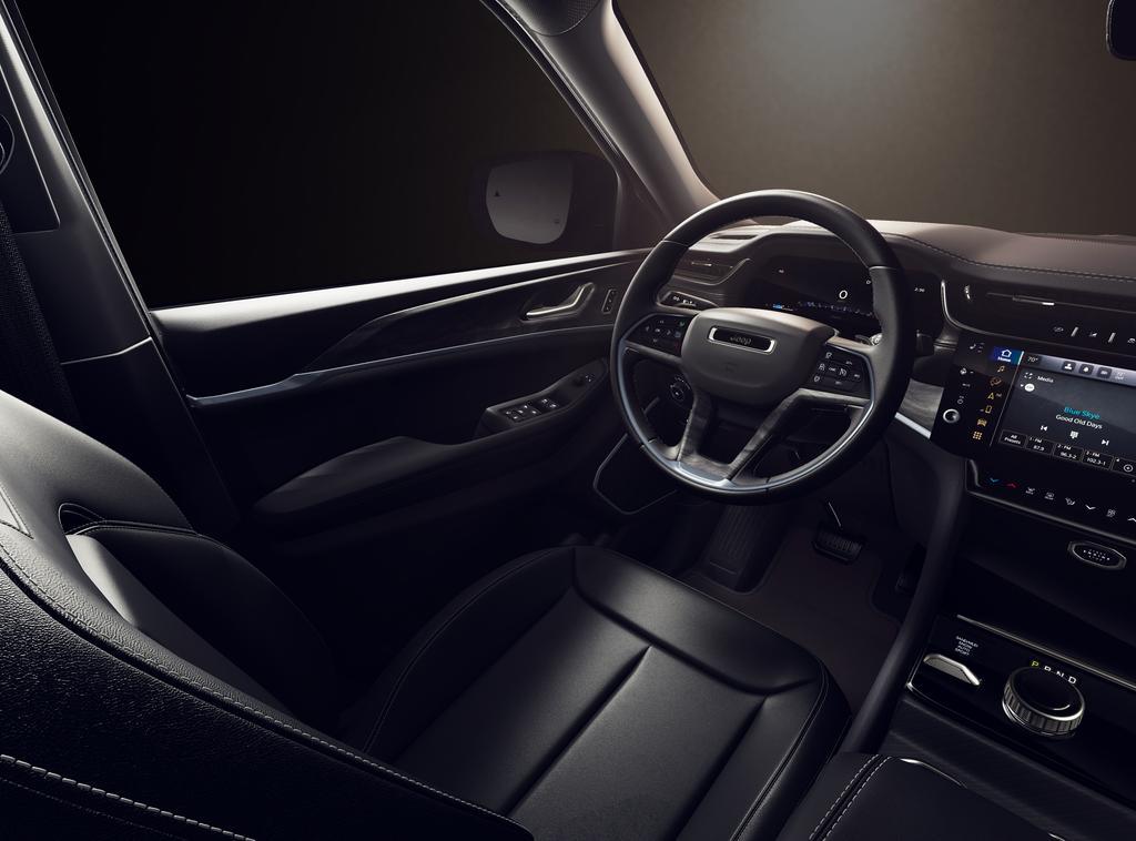 new 2026 Jeep Grand Cherokee car, priced at $49,985