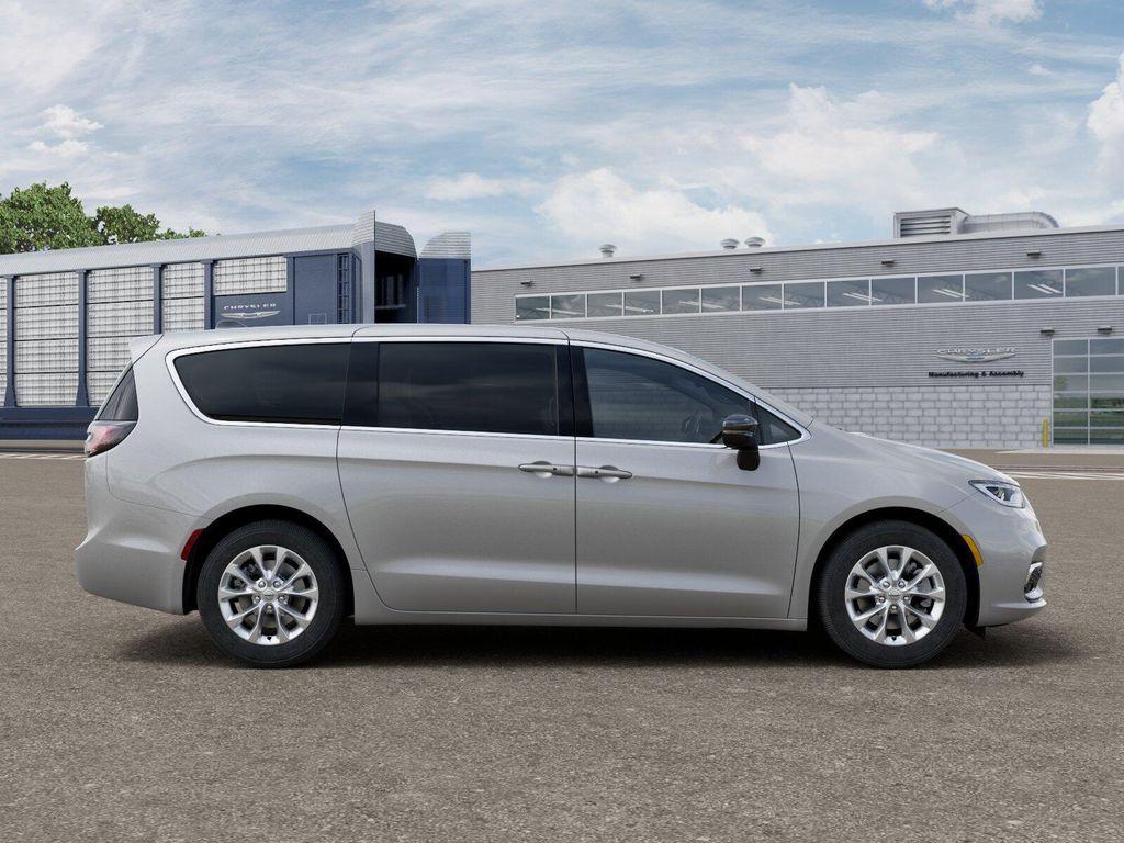 new 2026 Chrysler Pacifica car, priced at $44,225