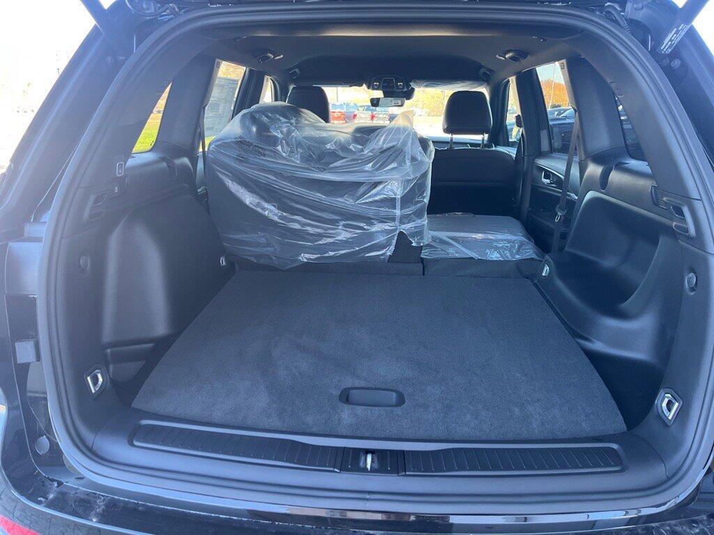 new 2025 Jeep Grand Cherokee car, priced at $39,997