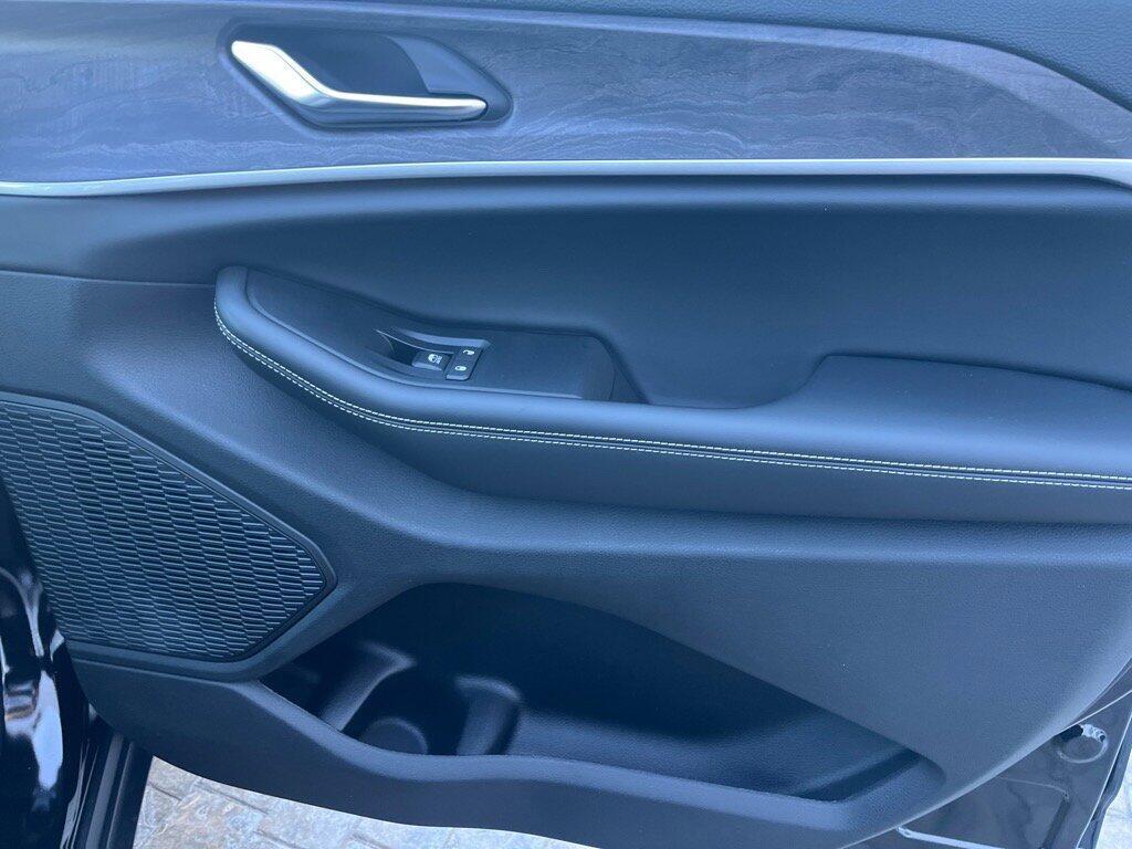 new 2025 Jeep Grand Cherokee car, priced at $39,997