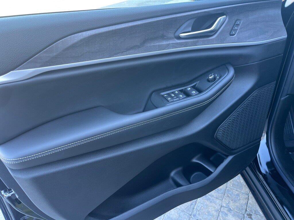 new 2025 Jeep Grand Cherokee car, priced at $39,997