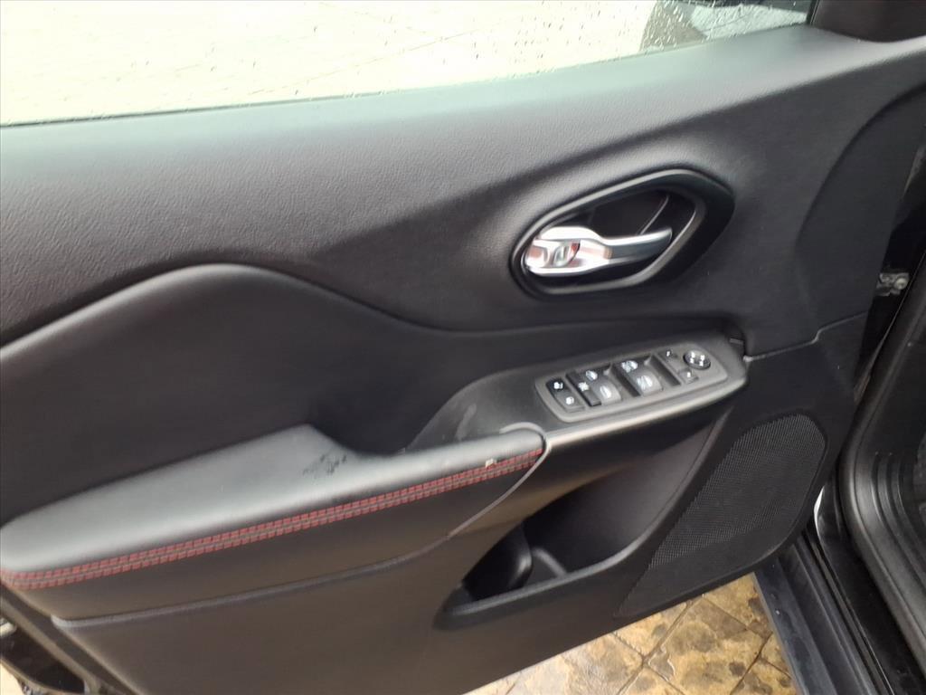 used 2022 Jeep Cherokee car, priced at $21,737