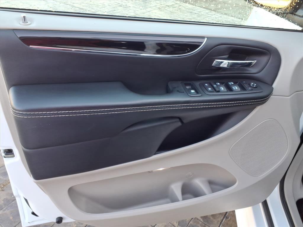 used 2018 Dodge Grand Caravan car