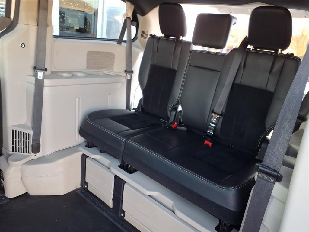 used 2018 Dodge Grand Caravan car