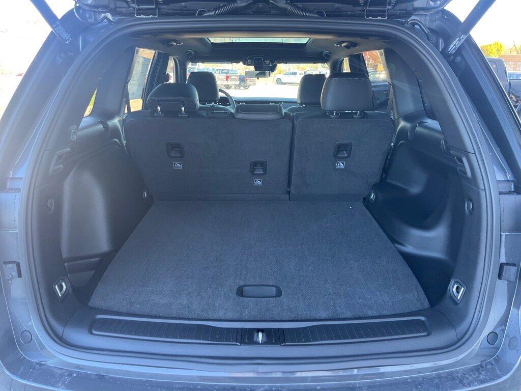 new 2025 Jeep Grand Cherokee car, priced at $46,054