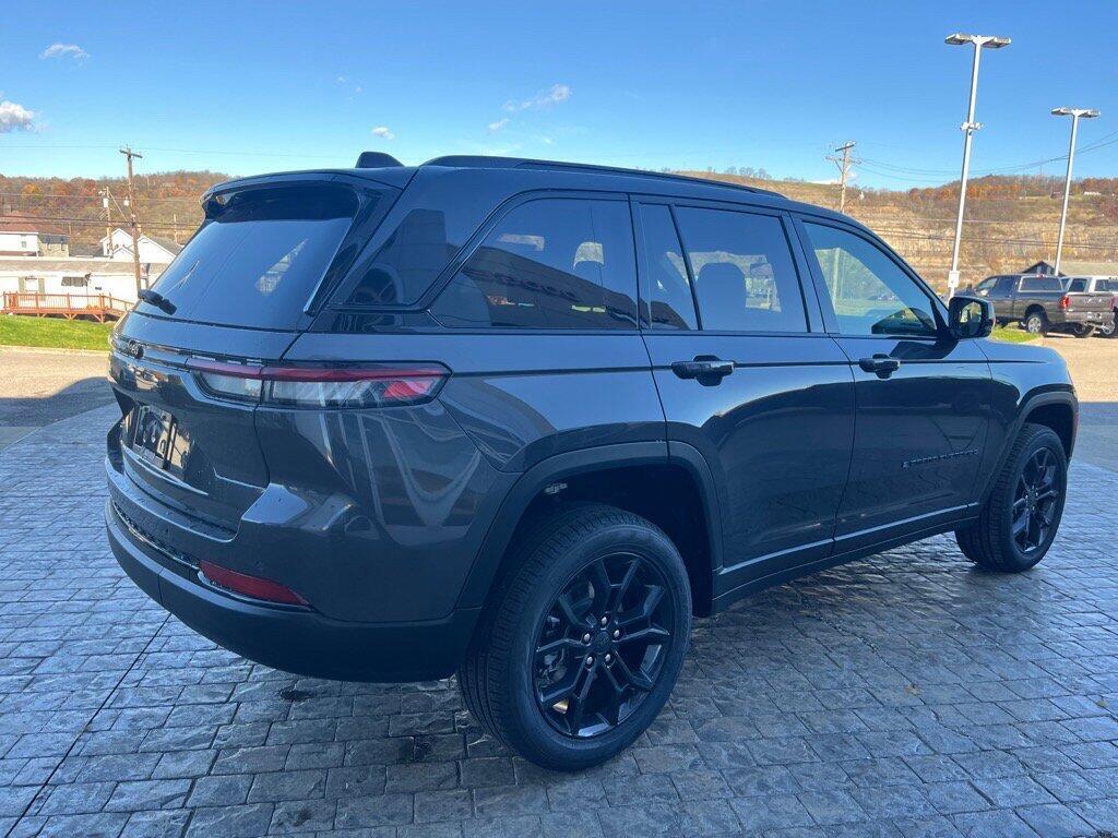 new 2025 Jeep Grand Cherokee car, priced at $46,054