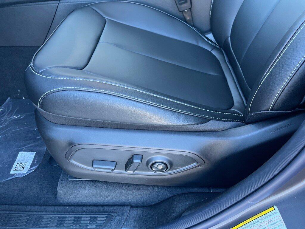 new 2025 Jeep Grand Cherokee car, priced at $46,054