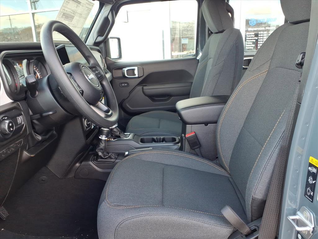 new 2026 Jeep Gladiator car, priced at $39,211