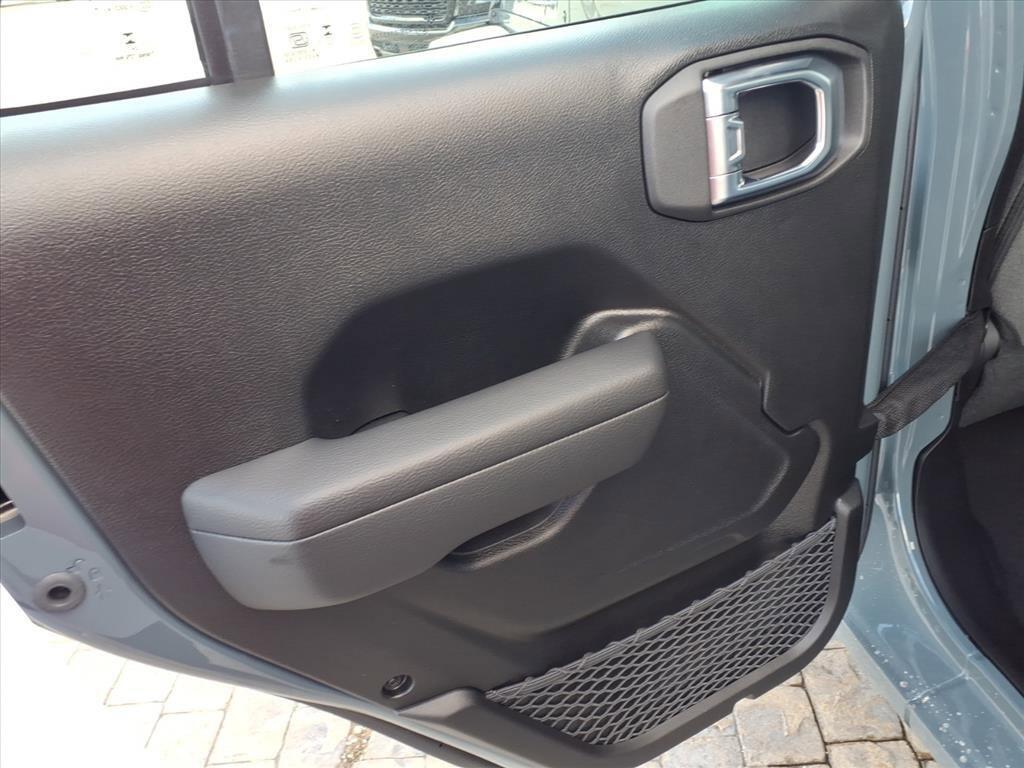 new 2026 Jeep Gladiator car, priced at $39,211