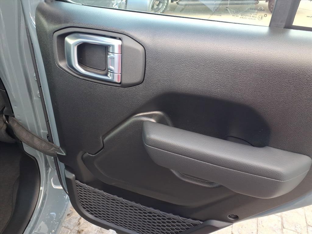 new 2026 Jeep Gladiator car, priced at $39,211