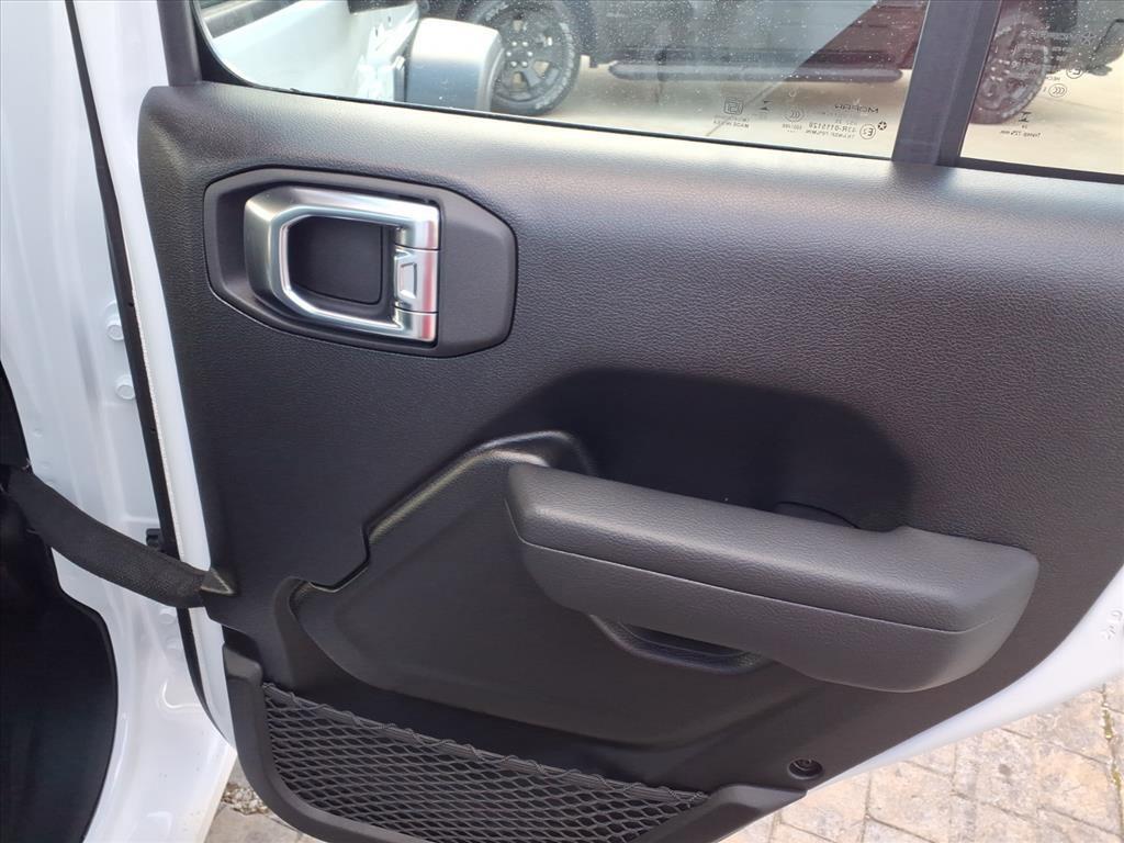 new 2026 Jeep Gladiator car, priced at $40,693