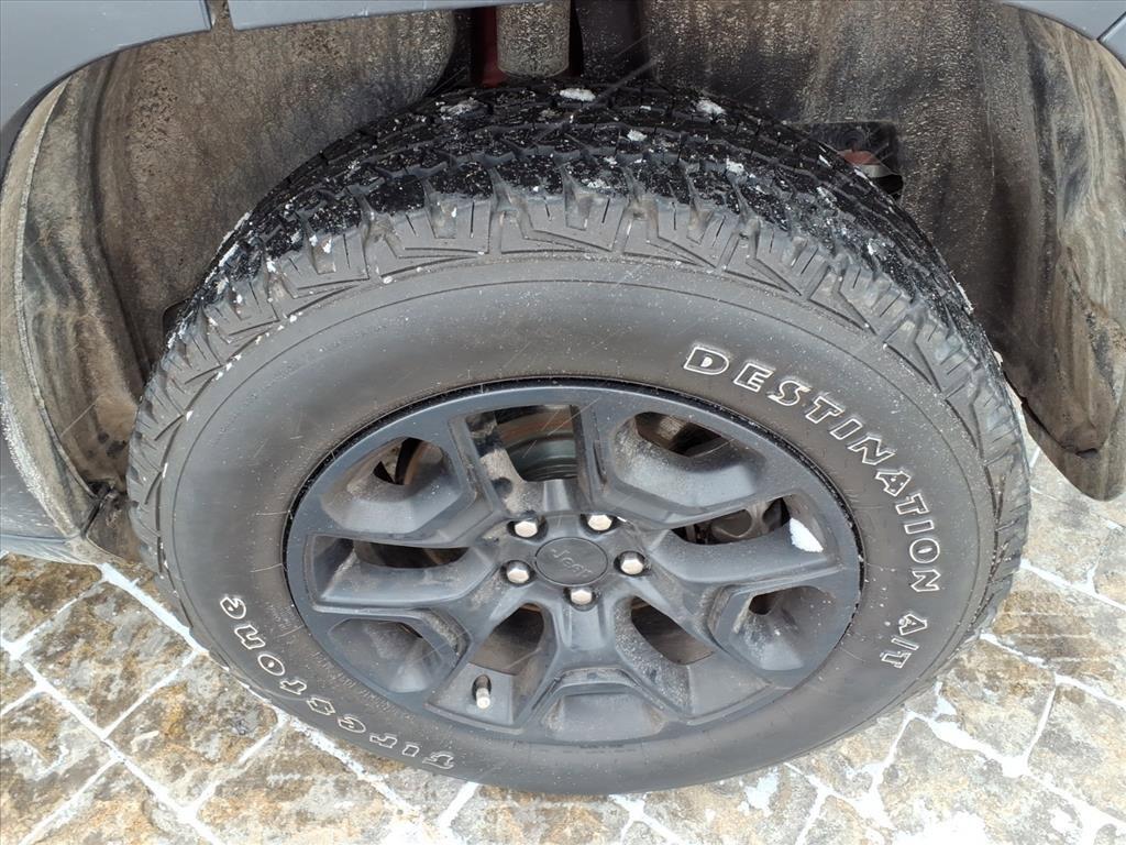 used 2021 Jeep Cherokee car, priced at $18,208