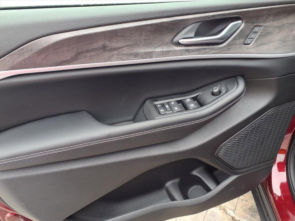 new 2025 Jeep Grand Cherokee car, priced at $46,054