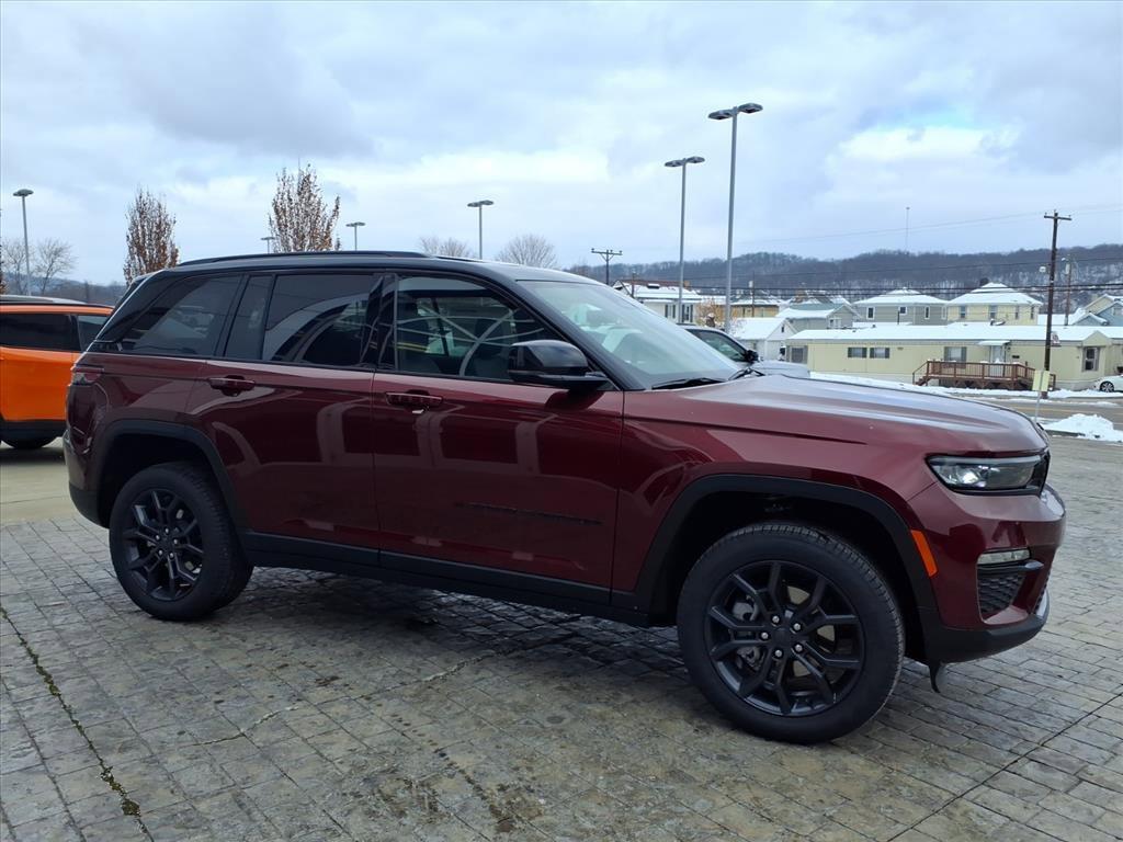 new 2025 Jeep Grand Cherokee car, priced at $46,054