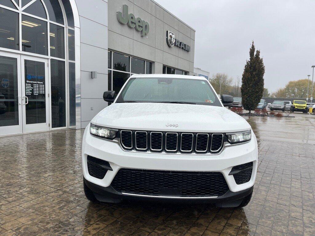 new 2025 Jeep Grand Cherokee car, priced at $33,184