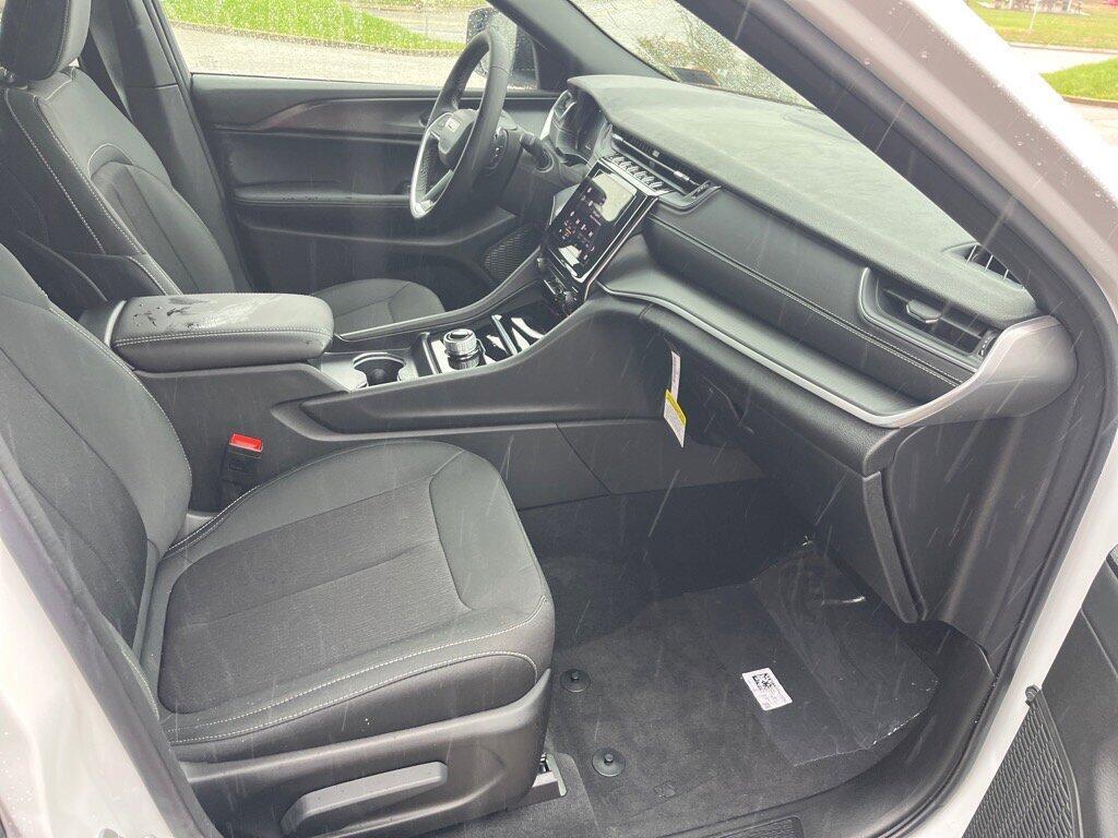 new 2025 Jeep Grand Cherokee car, priced at $33,184