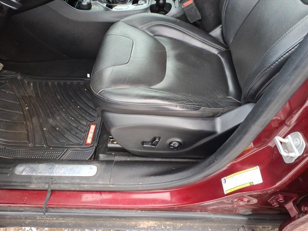 used 2020 Jeep Cherokee car, priced at $15,892