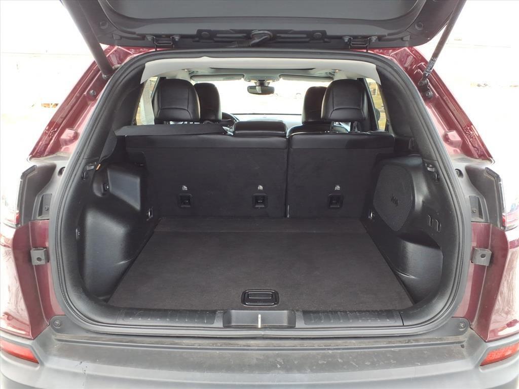 used 2020 Jeep Cherokee car, priced at $15,892