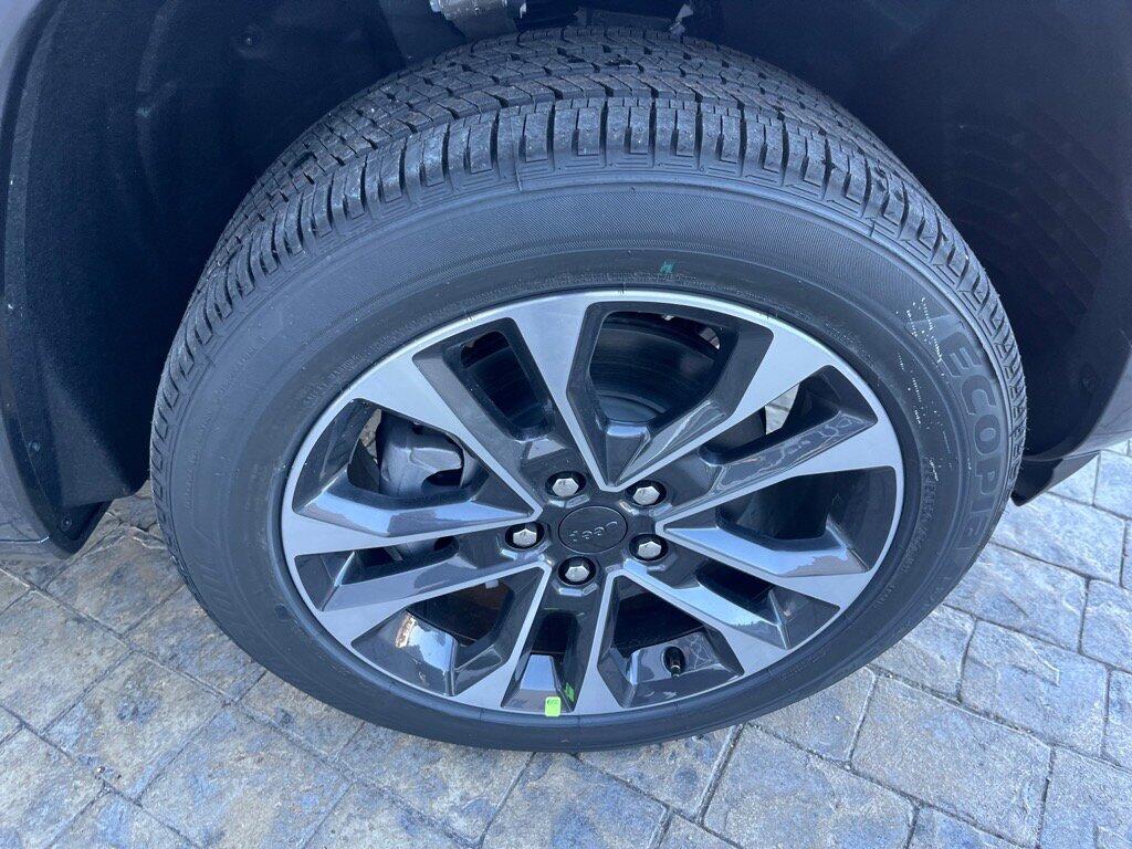 new 2025 Jeep Grand Cherokee L car, priced at $53,261