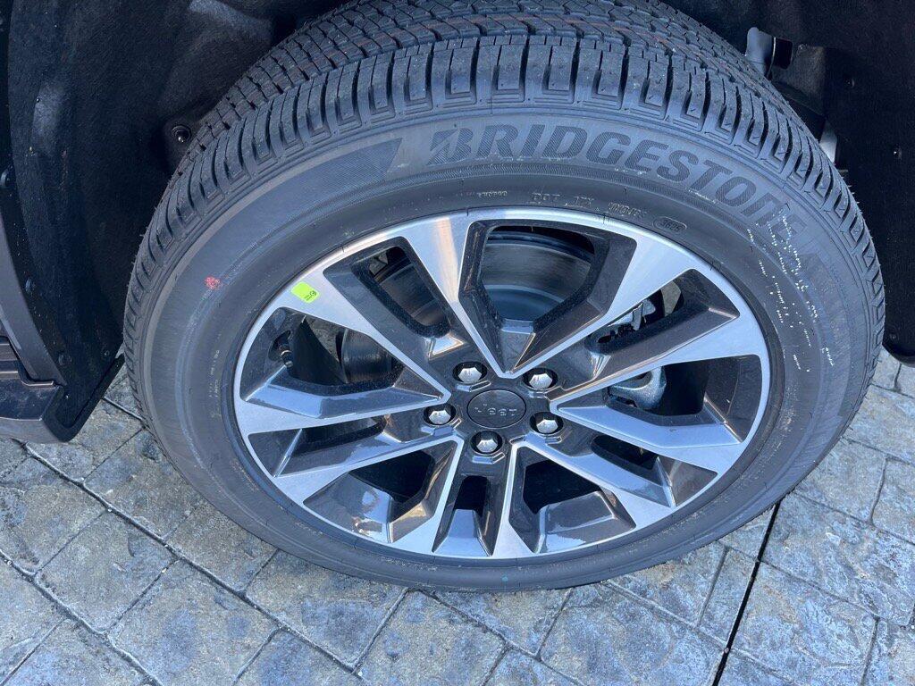 new 2025 Jeep Grand Cherokee L car, priced at $53,261