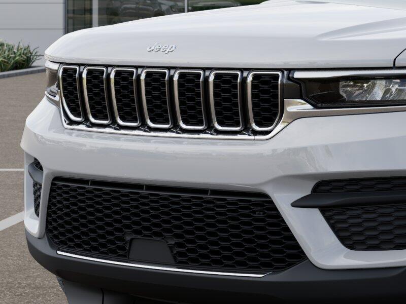 new 2025 Jeep Grand Cherokee car, priced at $33,184