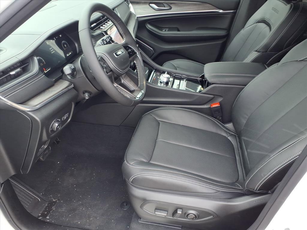 new 2025 Jeep Grand Cherokee car, priced at $52,818