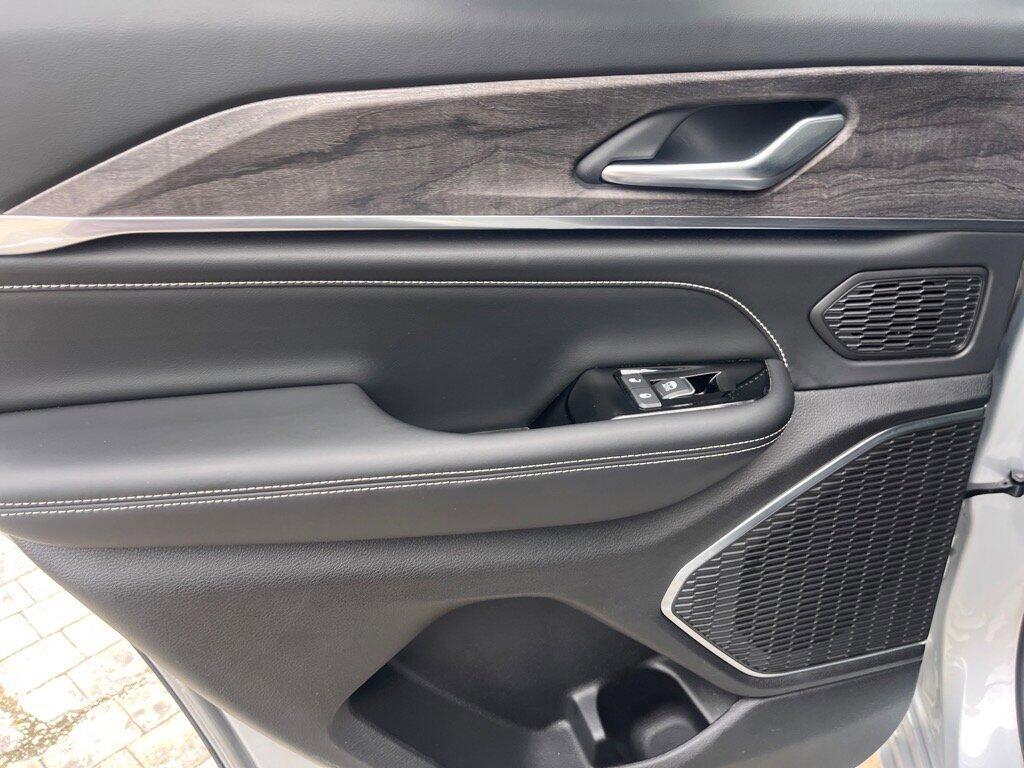 used 2023 Jeep Grand Cherokee car, priced at $31,845