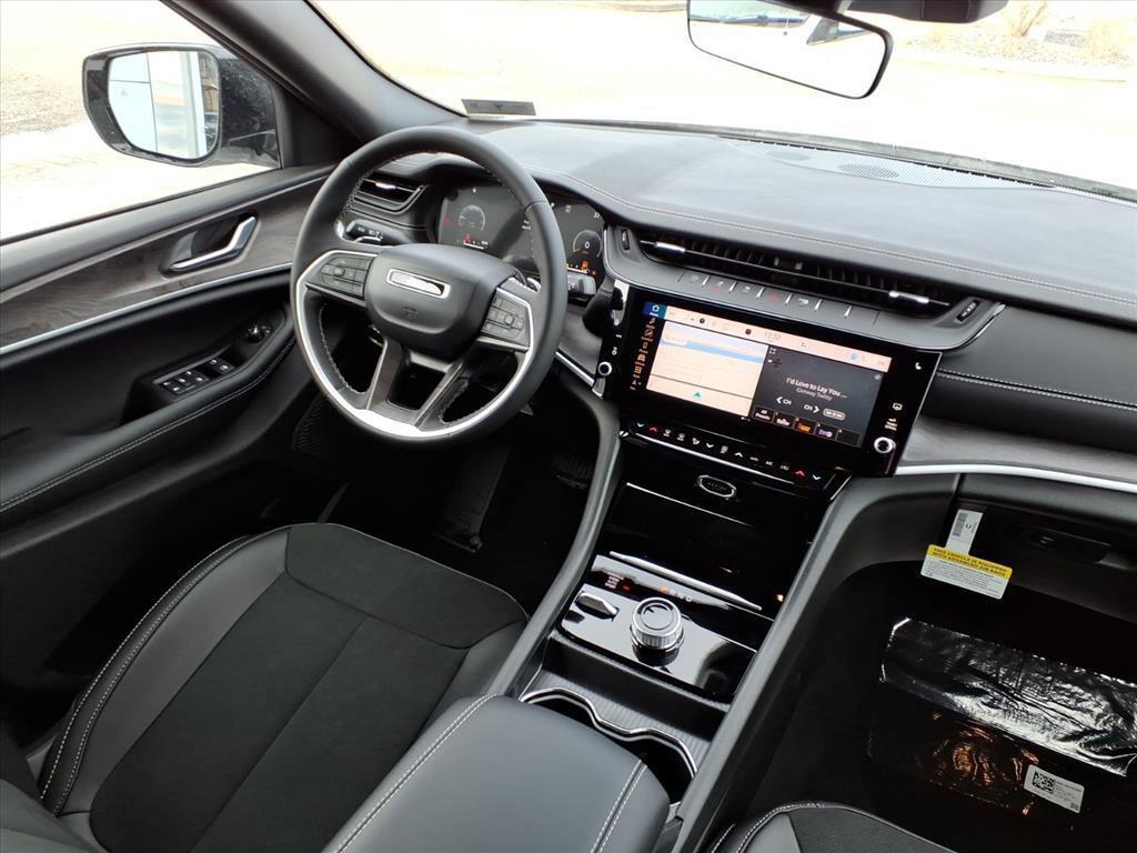 new 2026 Jeep Grand Cherokee car, priced at $45,680