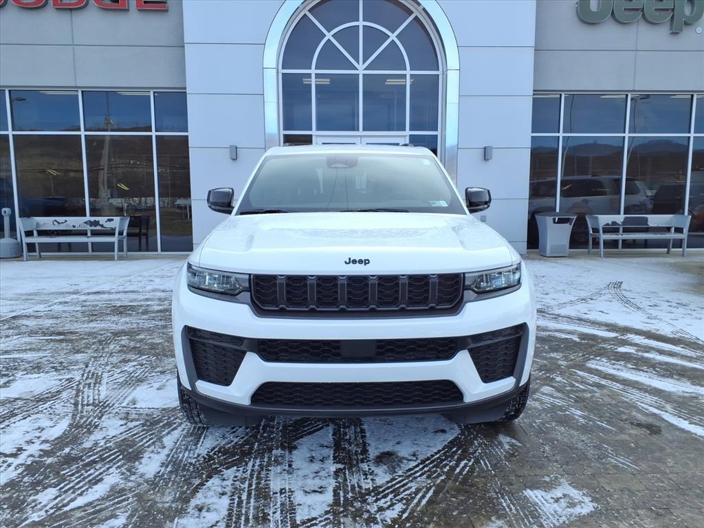 new 2026 Jeep Grand Cherokee car, priced at $45,680