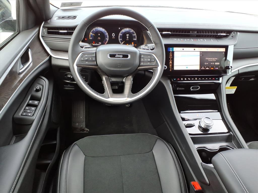 new 2026 Jeep Grand Cherokee car, priced at $45,680