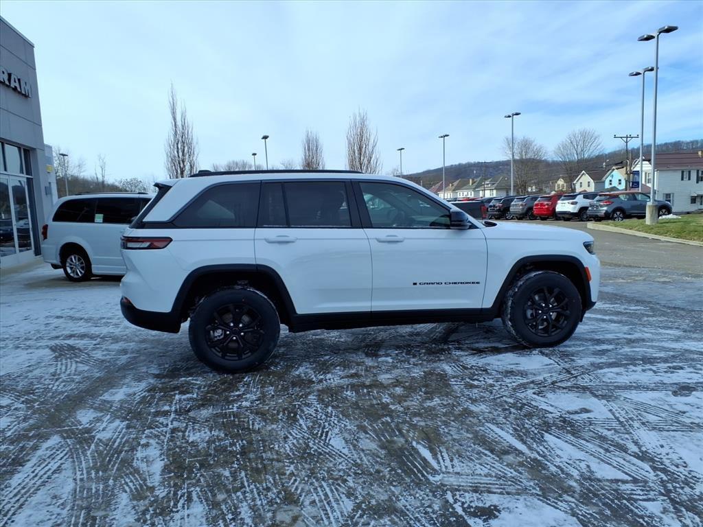 new 2026 Jeep Grand Cherokee car, priced at $45,680