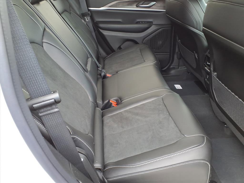 new 2026 Jeep Grand Cherokee car, priced at $45,680