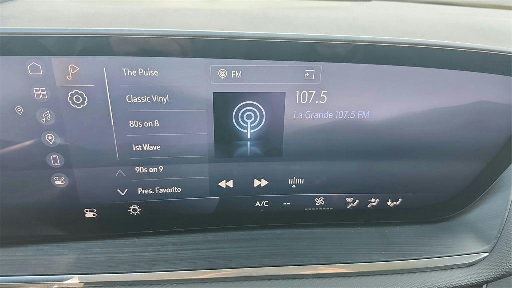 used 2025 Buick Envision car, priced at $27,340