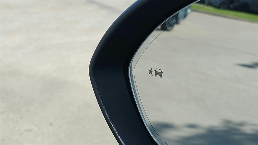 used 2025 Buick Envision car, priced at $27,340