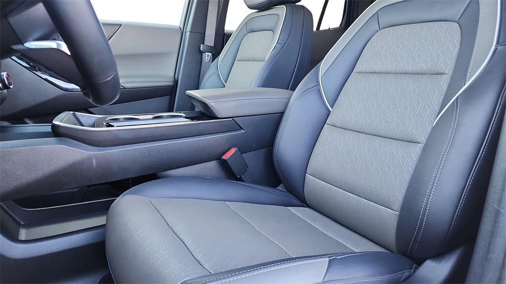 used 2025 Chevrolet Equinox car, priced at $24,697