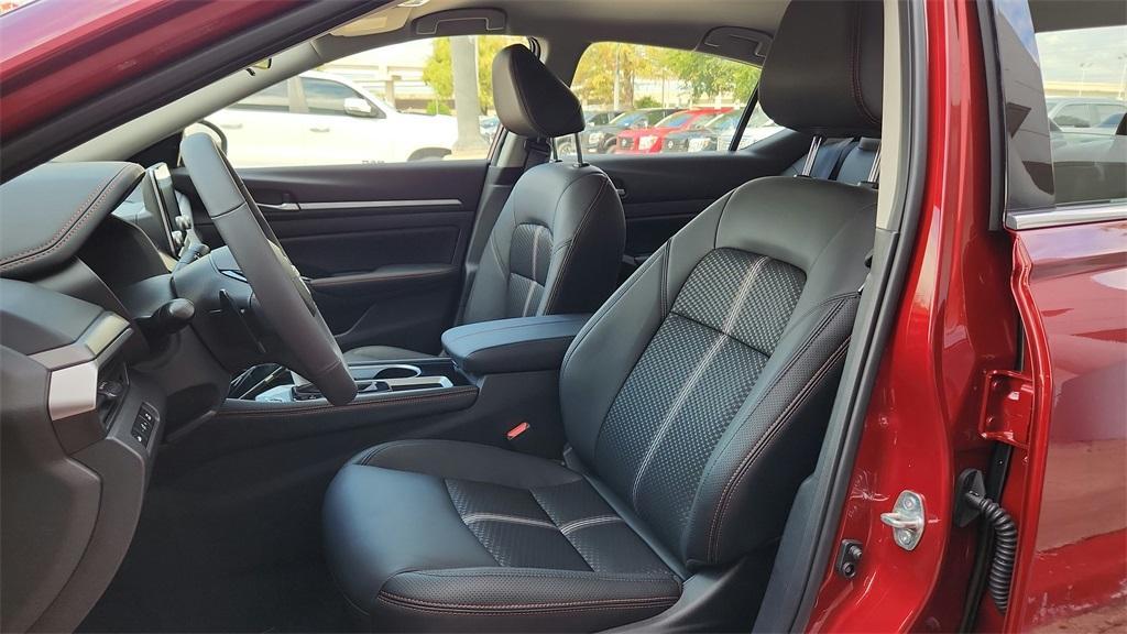 new 2025 Nissan Altima car, priced at $26,637